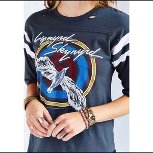 Lynyrd Skynyrd Trunk Destroyed Tee (XS)